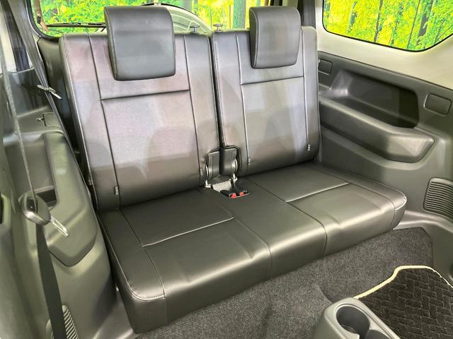 後部座席も気になるようなキズ・汚れやへたり等、大きなダメージはなく、良好な状態です。