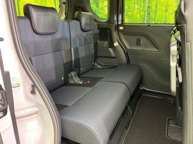 後部座席も気になるようなキズ・汚れやへたり等、大きなダメージはなく、良好な状態です。