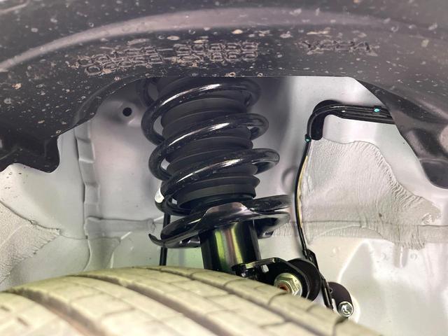 お車を安心してお乗りいただく為には、足回りの定期点検が欠かせません。サービスサポート（有償保証）では無料点検もご提供しており、安心のカーライフをお過ごしいただけるサポート体制が整っています。