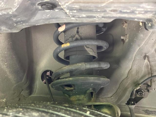 お車を安心してお乗りいただく為には、足回りの定期点検が欠かせません。サービスサポート（有償保証）では無料点検もご提供しており、安心のカーライフをお過ごしいただけるサポート体制が整っています。