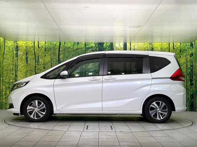 フリードハイブリッド ハイブリッド・Ｇ　禁煙車　純正９型ナビ　バックカメラ　Ｂｌｕｅｔｏｏｔｈ　ＣＤ／ＤＶＤ再生　純正フリップダウンモニター　衝突軽減装置　アダプティブクルコン　ＬＥＤヘッドライト　両側電動スライドドア　前席シートヒーター（64枚目）