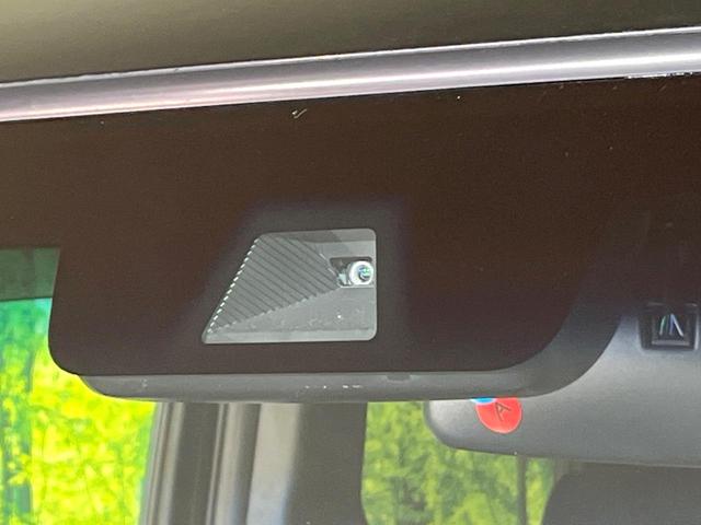 N-BOXカスタム G・Lホンダセンシング 4WD 禁煙車 SDナビ バックカメラ CD/DVD Bluetooth 衝突軽減装置 アダプティブクルコン レーンアシスト LEDヘッド/フォグ オートハイビーム 電動スライドドア 後席サンシェード(5枚目)