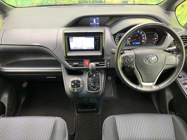 ヴォクシー ＺＳ　禁煙車　純正ナビ　バックカメラ　ＣＤ／ＤＶＤ／地デジ　Ｂｌｕｅｔｏｏｔｈ接続　両側電動スライドドア　ＬＥＤヘッド／フォグ　オートライト　クルーズコントロール　デュアルオートエアコン　ＥＴＣ　ドラレコ（2枚目）