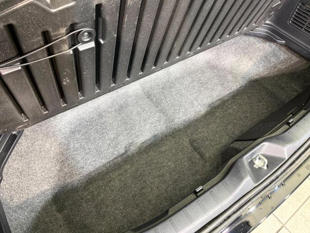 ヴォクシー ＺＳ　禁煙車　純正ナビ　バックカメラ　ＣＤ／ＤＶＤ／地デジ　Ｂｌｕｅｔｏｏｔｈ接続　両側電動スライドドア　ＬＥＤヘッド／フォグ　オートライト　クルーズコントロール　デュアルオートエアコン　ＥＴＣ　ドラレコ（31枚目）