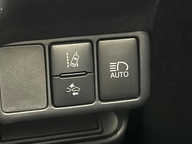 アクア L 禁煙車 メモリーナビ バックカメラ Bluetooth/CD/DVD再生 地デジ 衝突軽減装置 オートハイビーム 横滑り防止装置 オートエアコン キーレス 盗難防止装置 ETC プライバシーガラス(6枚目)