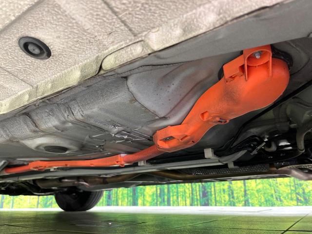 アクア L 禁煙車 メモリーナビ バックカメラ Bluetooth/CD/DVD再生 地デジ 衝突軽減装置 オートハイビーム 横滑り防止装置 オートエアコン キーレス 盗難防止装置 ETC プライバシーガラス(22枚目)