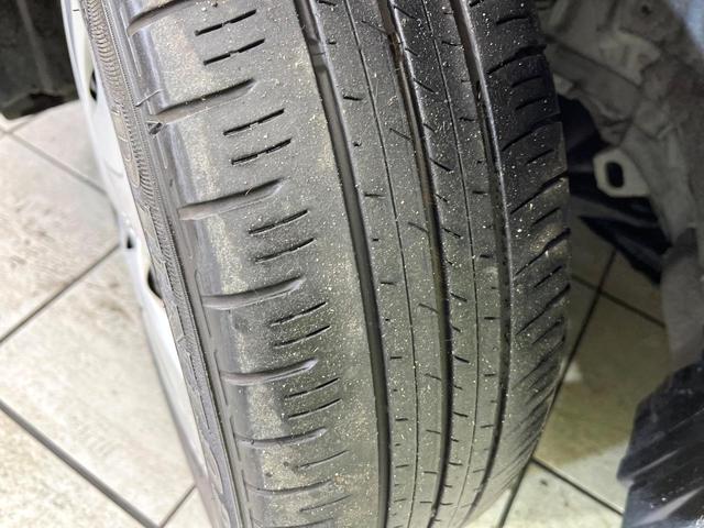 アクア L 禁煙車 メモリーナビ バックカメラ Bluetooth/CD/DVD再生 地デジ 衝突軽減装置 オートハイビーム 横滑り防止装置 オートエアコン キーレス 盗難防止装置 ETC プライバシーガラス(29枚目)