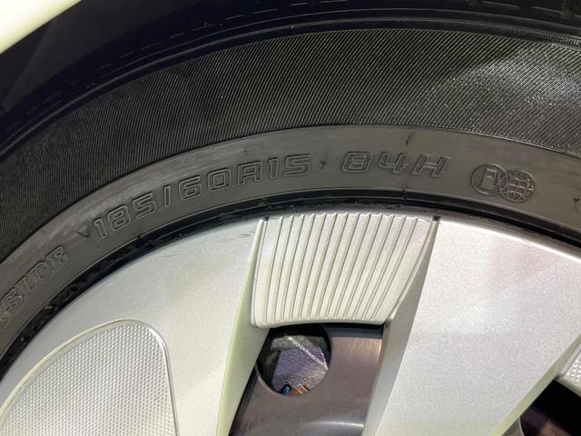 アクア L 禁煙車 メモリーナビ バックカメラ Bluetooth/CD/DVD再生 地デジ 衝突軽減装置 オートハイビーム 横滑り防止装置 オートエアコン キーレス 盗難防止装置 ETC プライバシーガラス(30枚目)