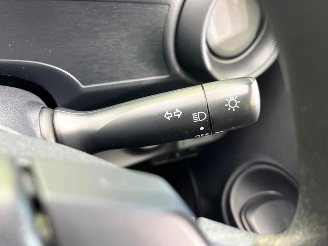 アクア L 禁煙車 メモリーナビ バックカメラ Bluetooth/CD/DVD再生 地デジ 衝突軽減装置 オートハイビーム 横滑り防止装置 オートエアコン キーレス 盗難防止装置 ETC プライバシーガラス(37枚目)