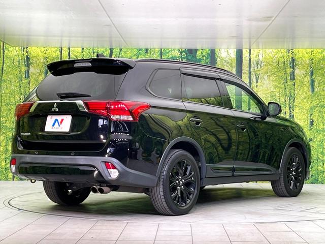 アウトランダー ブラックエディション　４ＷＤ　禁煙車　７人乗り　純正ナビ　全周囲カメラ　ＣＤ／ＤＶＤ／フルセグ　Ｂｌｕｅｔｏｏｔｈ接続　衝突軽減装置　レーダークルコン　ＬＥＤヘッドライト　オートハイビーム　前席シートヒーター　ルーフレール（17枚目）