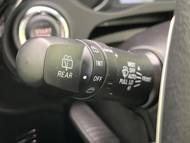 アウトランダー ブラックエディション　４ＷＤ　禁煙車　７人乗り　純正ナビ　全周囲カメラ　ＣＤ／ＤＶＤ／フルセグ　Ｂｌｕｅｔｏｏｔｈ接続　衝突軽減装置　レーダークルコン　ＬＥＤヘッドライト　オートハイビーム　前席シートヒーター　ルーフレール（22枚目）