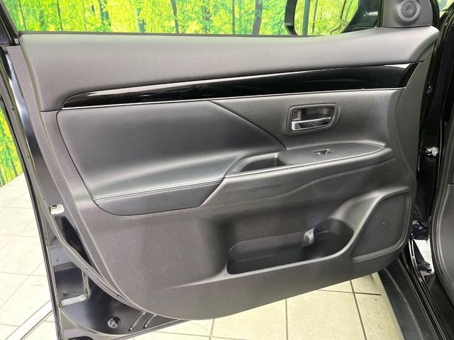 アウトランダー ブラックエディション　４ＷＤ　禁煙車　７人乗り　純正ナビ　全周囲カメラ　ＣＤ／ＤＶＤ／フルセグ　Ｂｌｕｅｔｏｏｔｈ接続　衝突軽減装置　レーダークルコン　ＬＥＤヘッドライト　オートハイビーム　前席シートヒーター　ルーフレール（44枚目）