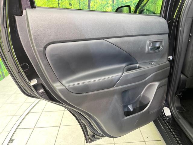 アウトランダー ブラックエディション　４ＷＤ　禁煙車　７人乗り　純正ナビ　全周囲カメラ　ＣＤ／ＤＶＤ／フルセグ　Ｂｌｕｅｔｏｏｔｈ接続　衝突軽減装置　レーダークルコン　ＬＥＤヘッドライト　オートハイビーム　前席シートヒーター　ルーフレール（46枚目）