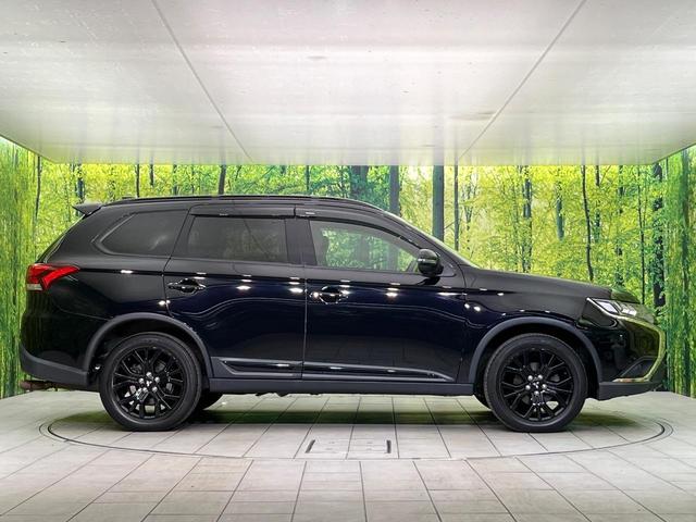 アウトランダー ブラックエディション　４ＷＤ　禁煙車　７人乗り　純正ナビ　全周囲カメラ　ＣＤ／ＤＶＤ／フルセグ　Ｂｌｕｅｔｏｏｔｈ接続　衝突軽減装置　レーダークルコン　ＬＥＤヘッドライト　オートハイビーム　前席シートヒーター　ルーフレール（56枚目）