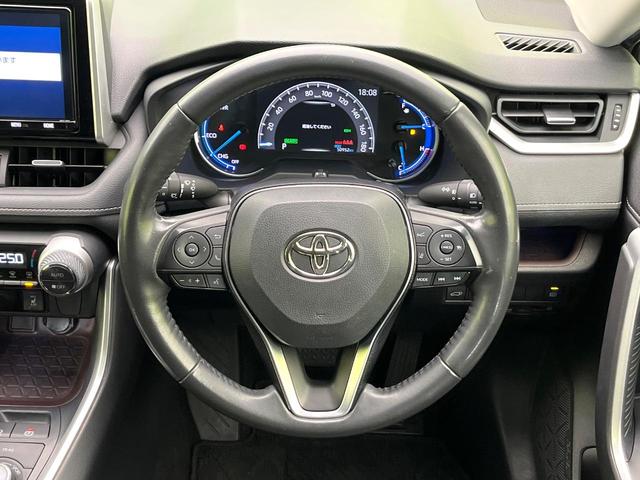 ＲＡＶ４ ハイブリッドＧ　４ＷＤ　禁煙車　純正９型ナビ　バックカメラ　ＣＤ／フルセグ／Ｂｌｕｅｔｏｏｔｈ　ＬＥＤヘッド　オートライト　オートマチックハイビーム　ステアリングヒーター　パワーバックドア　シートヒーター　ＥＴＣ（8枚目）