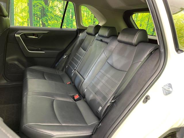 ＲＡＶ４ ハイブリッドＧ　４ＷＤ　禁煙車　純正９型ナビ　バックカメラ　ＣＤ／フルセグ／Ｂｌｕｅｔｏｏｔｈ　ＬＥＤヘッド　オートライト　オートマチックハイビーム　ステアリングヒーター　パワーバックドア　シートヒーター　ＥＴＣ（48枚目）