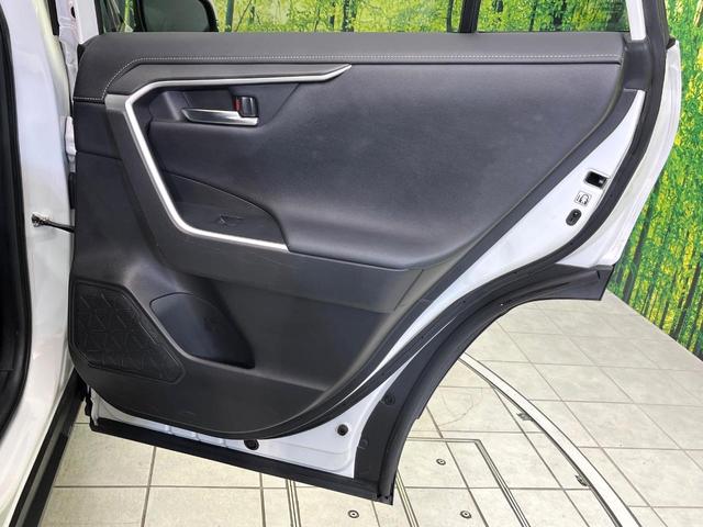 ＲＡＶ４ ハイブリッドＧ　４ＷＤ　禁煙車　純正９型ナビ　バックカメラ　ＣＤ／フルセグ／Ｂｌｕｅｔｏｏｔｈ　ＬＥＤヘッド　オートライト　オートマチックハイビーム　ステアリングヒーター　パワーバックドア　シートヒーター　ＥＴＣ（57枚目）