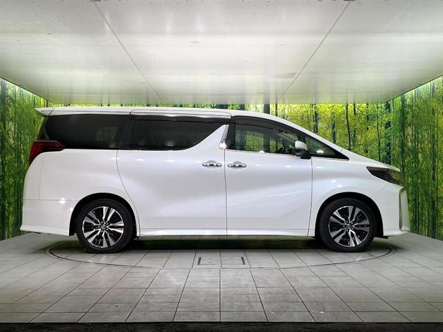 アルファード ２．５Ｓ　Ｃパッケージ　禁煙車　後期型　純正９型ナビ　バックカメラ　ＣＤ／ＤＶＤ／フルセグ　Ｂｌｕｅｔｏｏｔｈ　純正フリップダウンモニター　衝突軽減装置　三眼ＬＥＤヘッド　オートハイビーム　シーケンシャルターンランプ　ＥＴＣ（26枚目）