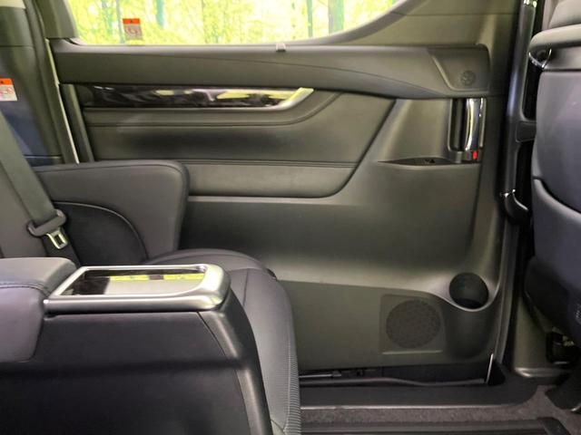 アルファード ２．５Ｓ　Ｃパッケージ　禁煙車　後期型　純正９型ナビ　バックカメラ　ＣＤ／ＤＶＤ／フルセグ　Ｂｌｕｅｔｏｏｔｈ　純正フリップダウンモニター　衝突軽減装置　三眼ＬＥＤヘッド　オートハイビーム　シーケンシャルターンランプ　ＥＴＣ（38枚目）