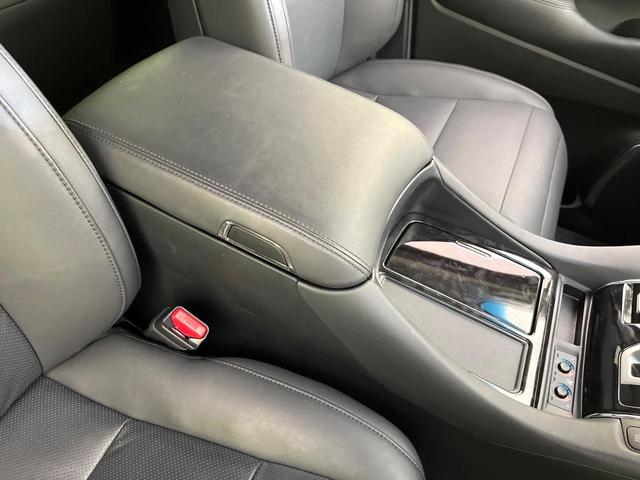 アルファード ２．５Ｓ　Ｃパッケージ　禁煙車　後期型　純正９型ナビ　バックカメラ　ＣＤ／ＤＶＤ／フルセグ　Ｂｌｕｅｔｏｏｔｈ　純正フリップダウンモニター　衝突軽減装置　三眼ＬＥＤヘッド　オートハイビーム　シーケンシャルターンランプ　ＥＴＣ（62枚目）