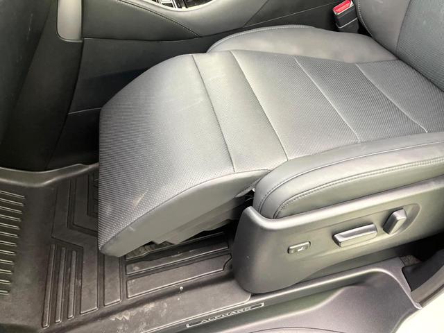アルファード ２．５Ｓ　Ｃパッケージ　禁煙車　後期型　純正９型ナビ　バックカメラ　ＣＤ／ＤＶＤ／フルセグ　Ｂｌｕｅｔｏｏｔｈ　純正フリップダウンモニター　衝突軽減装置　三眼ＬＥＤヘッド　オートハイビーム　シーケンシャルターンランプ　ＥＴＣ（67枚目）