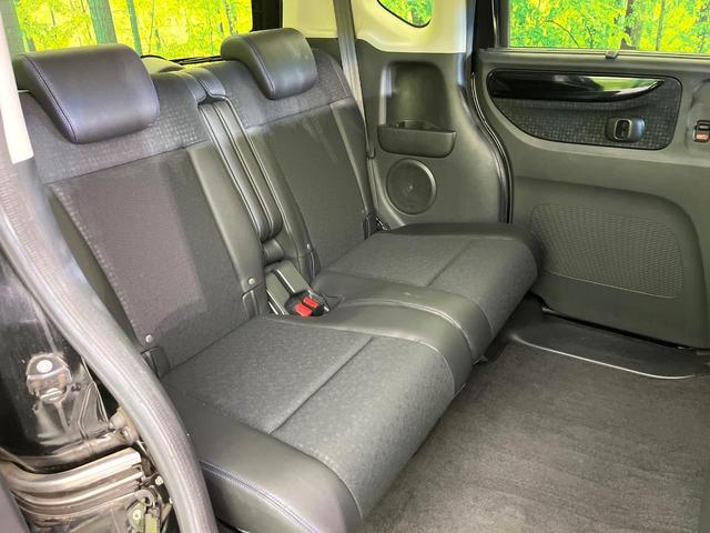 N-BOXカスタム G ターボSSブラックスタイルパッケージ 禁煙車 SDナビ CD/DVD/Bliutooth バックカメラ 両側電動スライドドア 衝突軽減装置 HIDヘッド/LEDフォグ オートライト グレード専用15インチアルミ シートヒーター(9枚目)