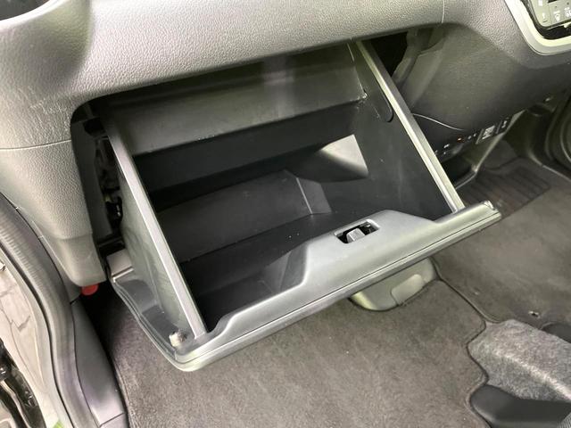 N-BOXカスタム G ターボSSブラックスタイルパッケージ 禁煙車 SDナビ CD/DVD/Bliutooth バックカメラ 両側電動スライドドア 衝突軽減装置 HIDヘッド/LEDフォグ オートライト グレード専用15インチアルミ シートヒーター(39枚目)