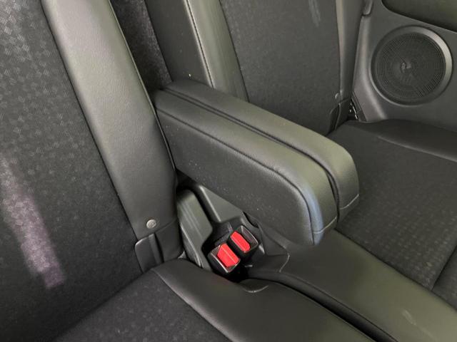 N-BOXカスタム G ターボSSブラックスタイルパッケージ 禁煙車 SDナビ CD/DVD/Bliutooth バックカメラ 両側電動スライドドア 衝突軽減装置 HIDヘッド/LEDフォグ オートライト グレード専用15インチアルミ シートヒーター(62枚目)