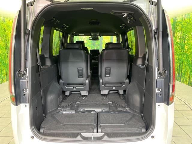 普段のお買い物や通勤、送迎等に十分な荷室スペースを確保しております。セカンドシートを倒すと、大きな荷物の積載も可能です♪