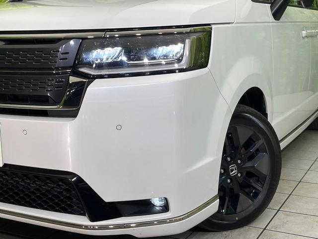 【ＬＥＤヘッドライト】悪天候や夜間走行時も良好な視界を確保し安心して運転できる高輝度ＬＥＤヘッドライトを装備！点灯速度が早く、消費電力も抑えられています。