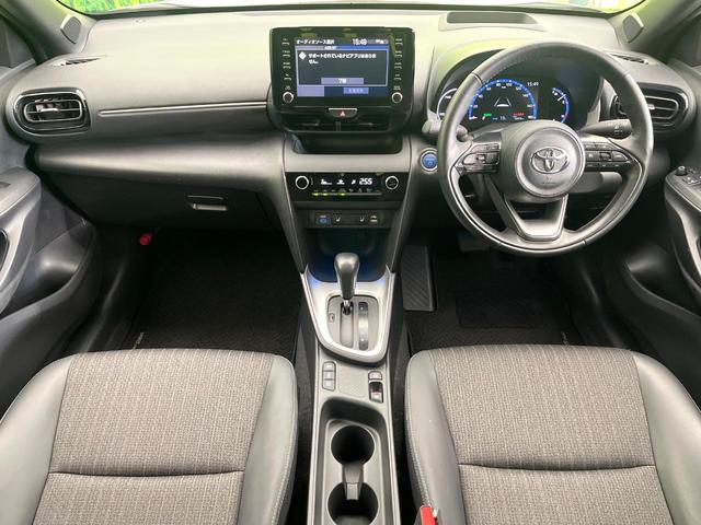 ヤリスクロス ハイブリッドＺ　禁煙車　純正８型ディスプレイオーディオ　全周囲カメラ　Ｂｌｕｅｔｏｏｔｈ　衝突軽減装置　レーダークルコン　ＬＥＤヘッドライト　オートハイビーム　ブラインドスポットモニター　前席シートヒーター　ＥＴＣ（2枚目）