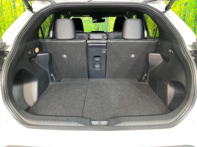 ヤリスクロス ハイブリッドＺ　禁煙車　純正８型ディスプレイオーディオ　全周囲カメラ　Ｂｌｕｅｔｏｏｔｈ　衝突軽減装置　レーダークルコン　ＬＥＤヘッドライト　オートハイビーム　ブラインドスポットモニター　前席シートヒーター　ＥＴＣ（10枚目）