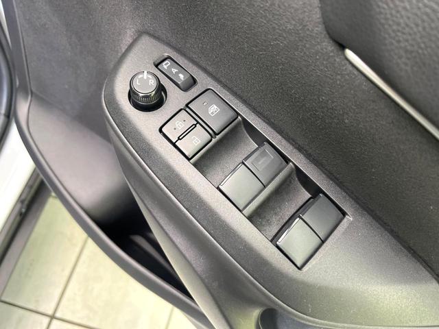 ヤリスクロス ハイブリッドＺ　禁煙車　純正８型ディスプレイオーディオ　全周囲カメラ　Ｂｌｕｅｔｏｏｔｈ　衝突軽減装置　レーダークルコン　ＬＥＤヘッドライト　オートハイビーム　ブラインドスポットモニター　前席シートヒーター　ＥＴＣ（33枚目）