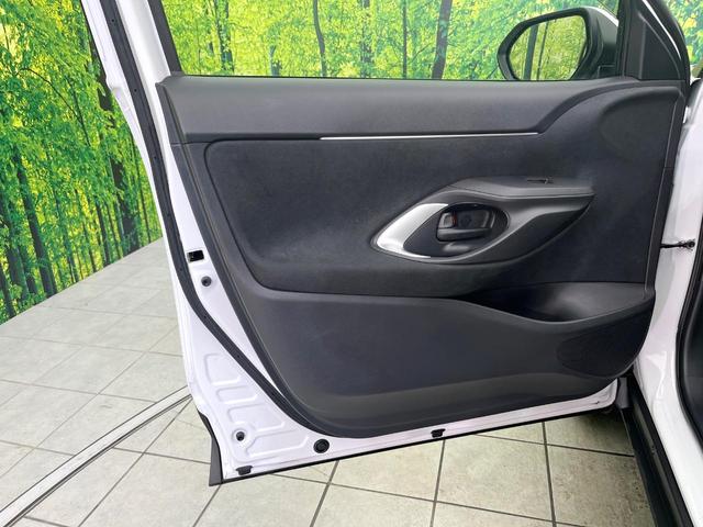ヤリスクロス ハイブリッドＺ　禁煙車　純正８型ディスプレイオーディオ　全周囲カメラ　Ｂｌｕｅｔｏｏｔｈ　衝突軽減装置　レーダークルコン　ＬＥＤヘッドライト　オートハイビーム　ブラインドスポットモニター　前席シートヒーター　ＥＴＣ（37枚目）