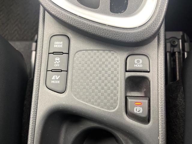 ヤリスクロス ハイブリッドＺ　禁煙車　純正８型ディスプレイオーディオ　全周囲カメラ　Ｂｌｕｅｔｏｏｔｈ　衝突軽減装置　レーダークルコン　ＬＥＤヘッドライト　オートハイビーム　ブラインドスポットモニター　前席シートヒーター　ＥＴＣ（52枚目）