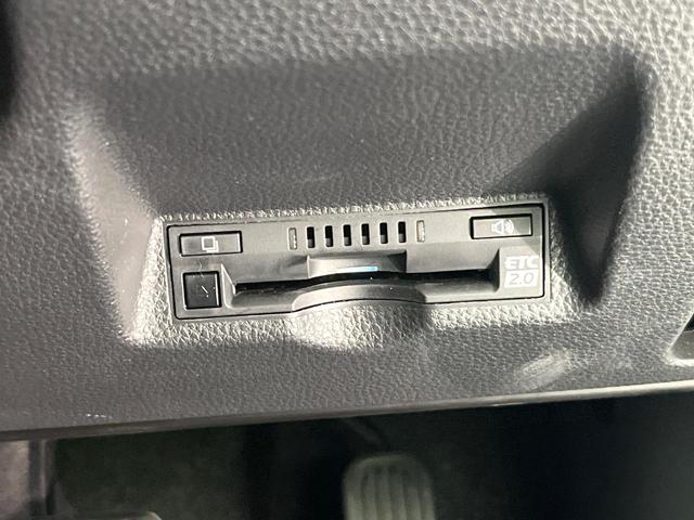 ヤリスクロス ハイブリッドＺ　禁煙車　純正８型ディスプレイオーディオ　全周囲カメラ　Ｂｌｕｅｔｏｏｔｈ　衝突軽減装置　レーダークルコン　ＬＥＤヘッドライト　オートハイビーム　ブラインドスポットモニター　前席シートヒーター　ＥＴＣ（53枚目）