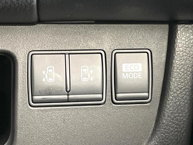 セレナ ハイウェイスター　禁煙車　純正ナビ　バックカメラ　ＣＤ／ＤＶＤ／フルセグ　Ｂｌｕｅｔｏｏｔｈ接続　純正フリップダウンモニター　両側電動スライドドア　ＨＩＤヘッドライト　オートライト　革巻きステアリング　オートエアコン（6枚目）