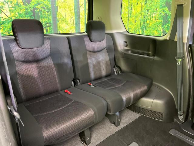 セレナ ハイウェイスター　禁煙車　純正ナビ　バックカメラ　ＣＤ／ＤＶＤ／フルセグ　Ｂｌｕｅｔｏｏｔｈ接続　純正フリップダウンモニター　両側電動スライドドア　ＨＩＤヘッドライト　オートライト　革巻きステアリング　オートエアコン（9枚目）