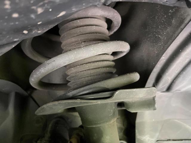 セレナ ハイウェイスター　禁煙車　純正ナビ　バックカメラ　ＣＤ／ＤＶＤ／フルセグ　Ｂｌｕｅｔｏｏｔｈ接続　純正フリップダウンモニター　両側電動スライドドア　ＨＩＤヘッドライト　オートライト　革巻きステアリング　オートエアコン（20枚目）