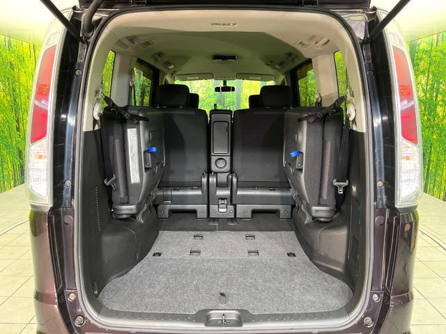 セレナ ハイウェイスター　禁煙車　純正ナビ　バックカメラ　ＣＤ／ＤＶＤ／フルセグ　Ｂｌｕｅｔｏｏｔｈ接続　純正フリップダウンモニター　両側電動スライドドア　ＨＩＤヘッドライト　オートライト　革巻きステアリング　オートエアコン（27枚目）