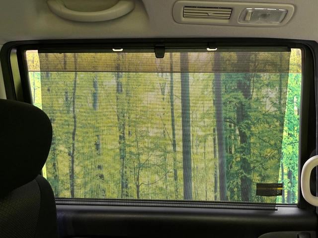 セレナ ハイウェイスター　禁煙車　純正ナビ　バックカメラ　ＣＤ／ＤＶＤ／フルセグ　Ｂｌｕｅｔｏｏｔｈ接続　純正フリップダウンモニター　両側電動スライドドア　ＨＩＤヘッドライト　オートライト　革巻きステアリング　オートエアコン（35枚目）