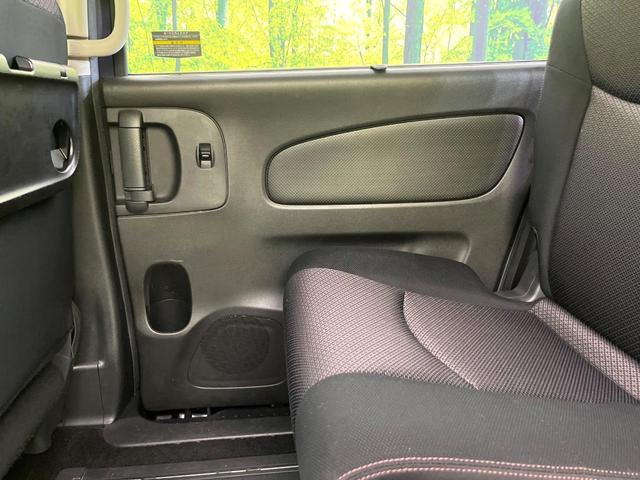 セレナ ハイウェイスター　禁煙車　純正ナビ　バックカメラ　ＣＤ／ＤＶＤ／フルセグ　Ｂｌｕｅｔｏｏｔｈ接続　純正フリップダウンモニター　両側電動スライドドア　ＨＩＤヘッドライト　オートライト　革巻きステアリング　オートエアコン（41枚目）