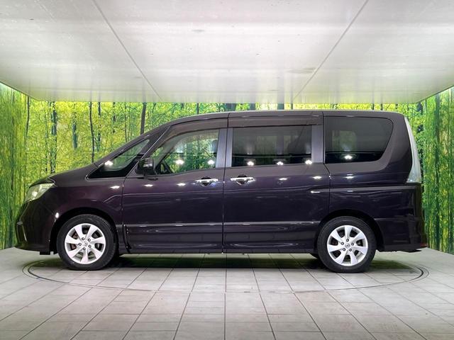 セレナ ハイウェイスター　禁煙車　純正ナビ　バックカメラ　ＣＤ／ＤＶＤ／フルセグ　Ｂｌｕｅｔｏｏｔｈ接続　純正フリップダウンモニター　両側電動スライドドア　ＨＩＤヘッドライト　オートライト　革巻きステアリング　オートエアコン（43枚目）