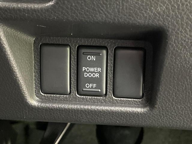 セレナ ハイウェイスター　禁煙車　純正ナビ　バックカメラ　ＣＤ／ＤＶＤ／フルセグ　Ｂｌｕｅｔｏｏｔｈ接続　純正フリップダウンモニター　両側電動スライドドア　ＨＩＤヘッドライト　オートライト　革巻きステアリング　オートエアコン（60枚目）