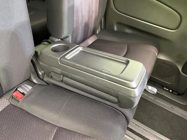 セレナ ハイウェイスター　禁煙車　純正ナビ　バックカメラ　ＣＤ／ＤＶＤ／フルセグ　Ｂｌｕｅｔｏｏｔｈ接続　純正フリップダウンモニター　両側電動スライドドア　ＨＩＤヘッドライト　オートライト　革巻きステアリング　オートエアコン（61枚目）