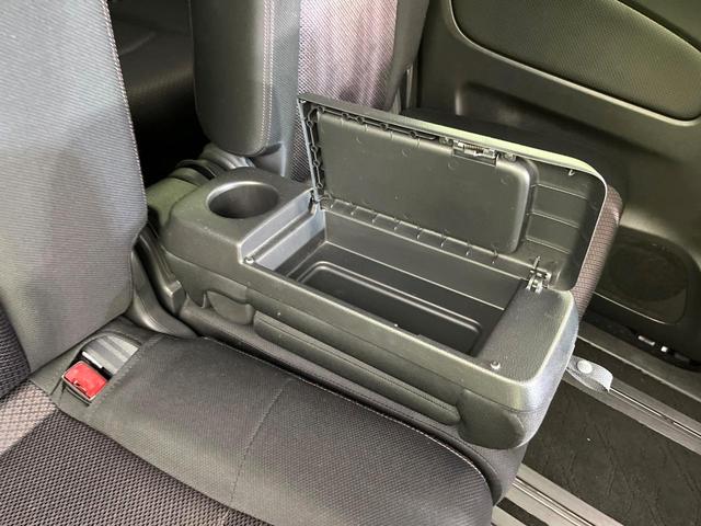 セレナ ハイウェイスター　禁煙車　純正ナビ　バックカメラ　ＣＤ／ＤＶＤ／フルセグ　Ｂｌｕｅｔｏｏｔｈ接続　純正フリップダウンモニター　両側電動スライドドア　ＨＩＤヘッドライト　オートライト　革巻きステアリング　オートエアコン（62枚目）