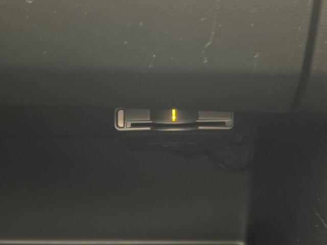 Ｎ－ＯＮＥ プレミアム　ツアラー・Ｌパッケージ　禁煙車　ターボ　ＳＤナビ　バックカメラ　ＣＤ／ＤＶＤ／フルセグＴＶ　Ｂｌｕｅｔｏｏｔｈ接続　クルーズコントロール　パドルシフト　ＨＩＤヘッドライト　オートライト　オートエアコン　スマートキー　ＥＴＣ（6枚目）