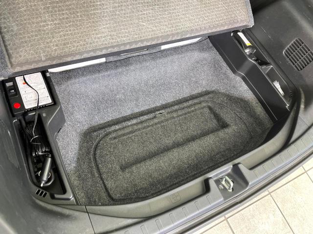 Ｎ－ＯＮＥ プレミアム　ツアラー・Ｌパッケージ　禁煙車　ターボ　ＳＤナビ　バックカメラ　ＣＤ／ＤＶＤ／フルセグＴＶ　Ｂｌｕｅｔｏｏｔｈ接続　クルーズコントロール　パドルシフト　ＨＩＤヘッドライト　オートライト　オートエアコン　スマートキー　ＥＴＣ（29枚目）