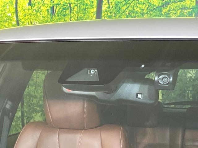 ハリアーハイブリッド プレミアム　４ＷＤ　禁煙車　後期型　純正９型ナビ　バックカメラ　ＣＤ／ＤＶＤ／フルセグ　Ｂｌｕｅｔｏｏｔｈ接続　衝突軽減装置　ＬＥＤヘッド／フォグ　オートハイビーム　シーケンシャルターンランプ　パワーバックドア（5枚目）