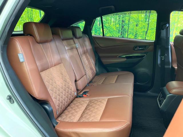 ハリアーハイブリッド プレミアム　４ＷＤ　禁煙車　後期型　純正９型ナビ　バックカメラ　ＣＤ／ＤＶＤ／フルセグ　Ｂｌｕｅｔｏｏｔｈ接続　衝突軽減装置　ＬＥＤヘッド／フォグ　オートハイビーム　シーケンシャルターンランプ　パワーバックドア（9枚目）